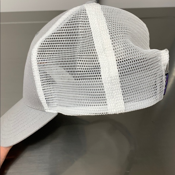 Patagonia hat mesh back in grey and white - Picture 2 of 10